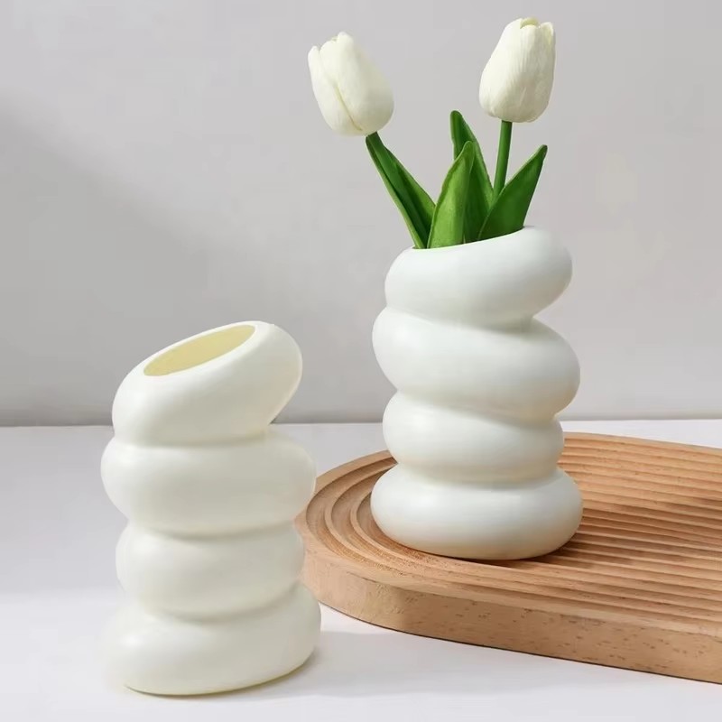 Kitchen Appliances In White - 1 adet plastik Spiral beyaz vazo
